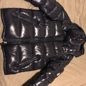 Moncler maya jacket size large ( 3 )